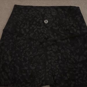 Black Leopard Lululemon Align High-rise 28” leggings